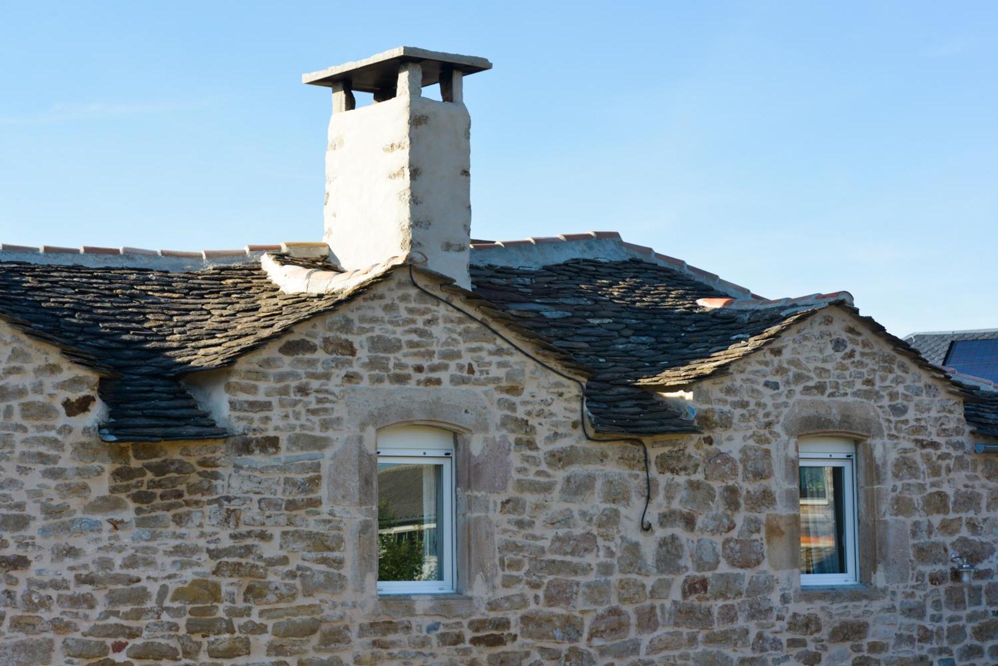 Les Caselles, Gite Et Maison D'Hotes Saint-Beauzely Bagian luar foto