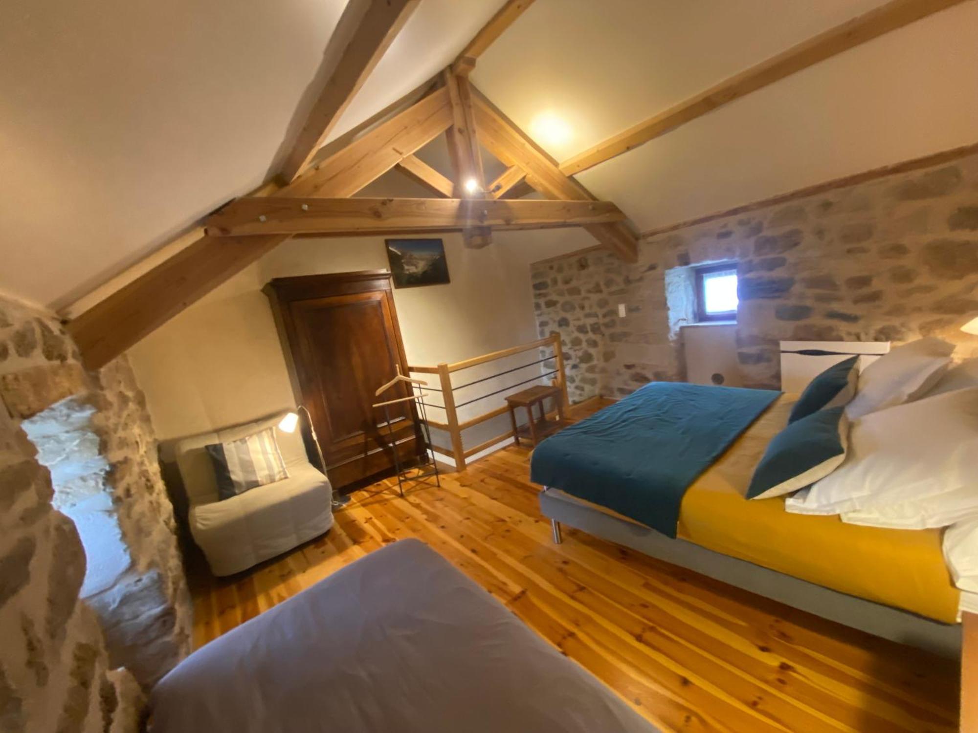 Les Caselles, Gite Et Maison D'Hotes Saint-Beauzely Bagian luar foto