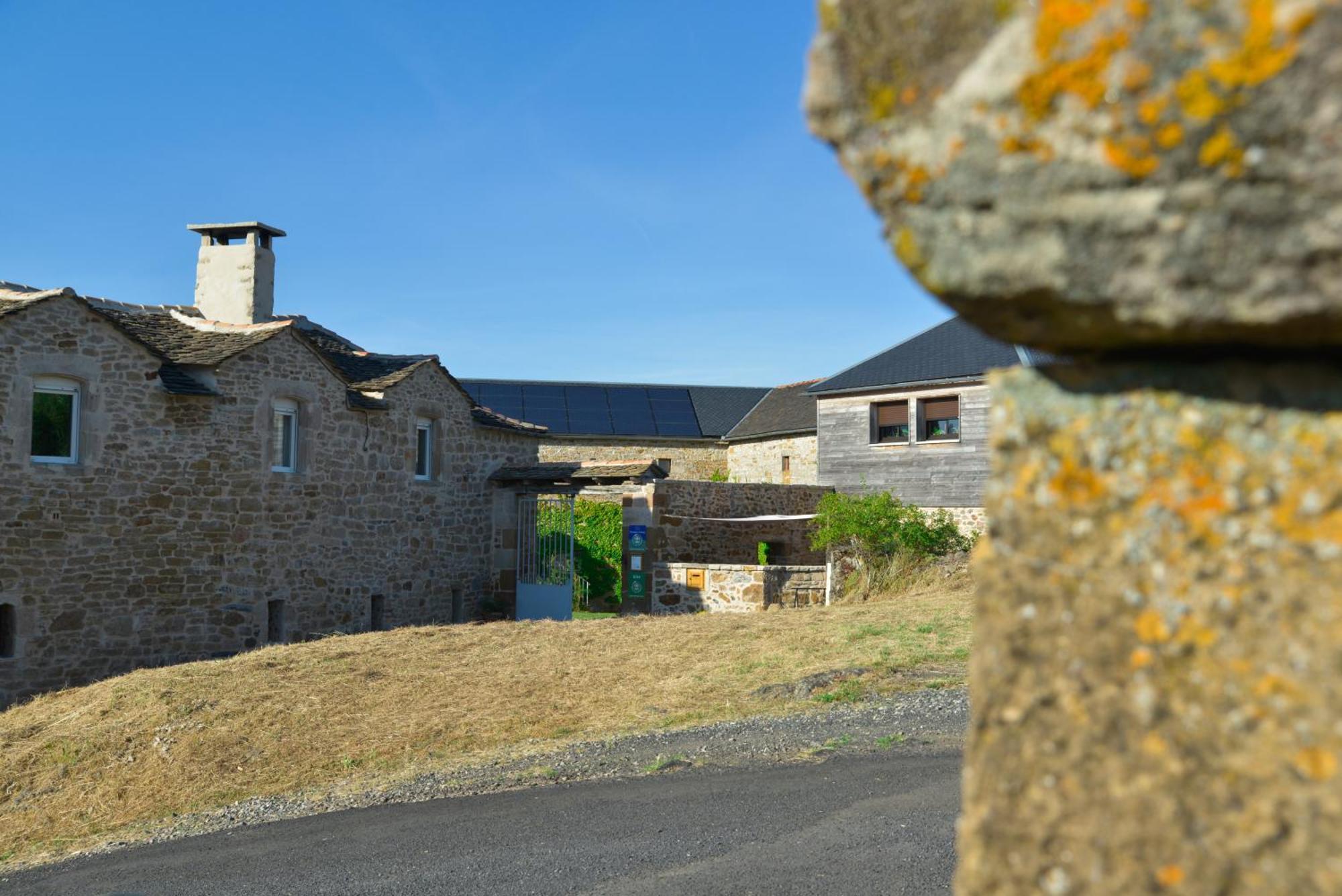 Les Caselles, Gite Et Maison D'Hotes Saint-Beauzely Bagian luar foto