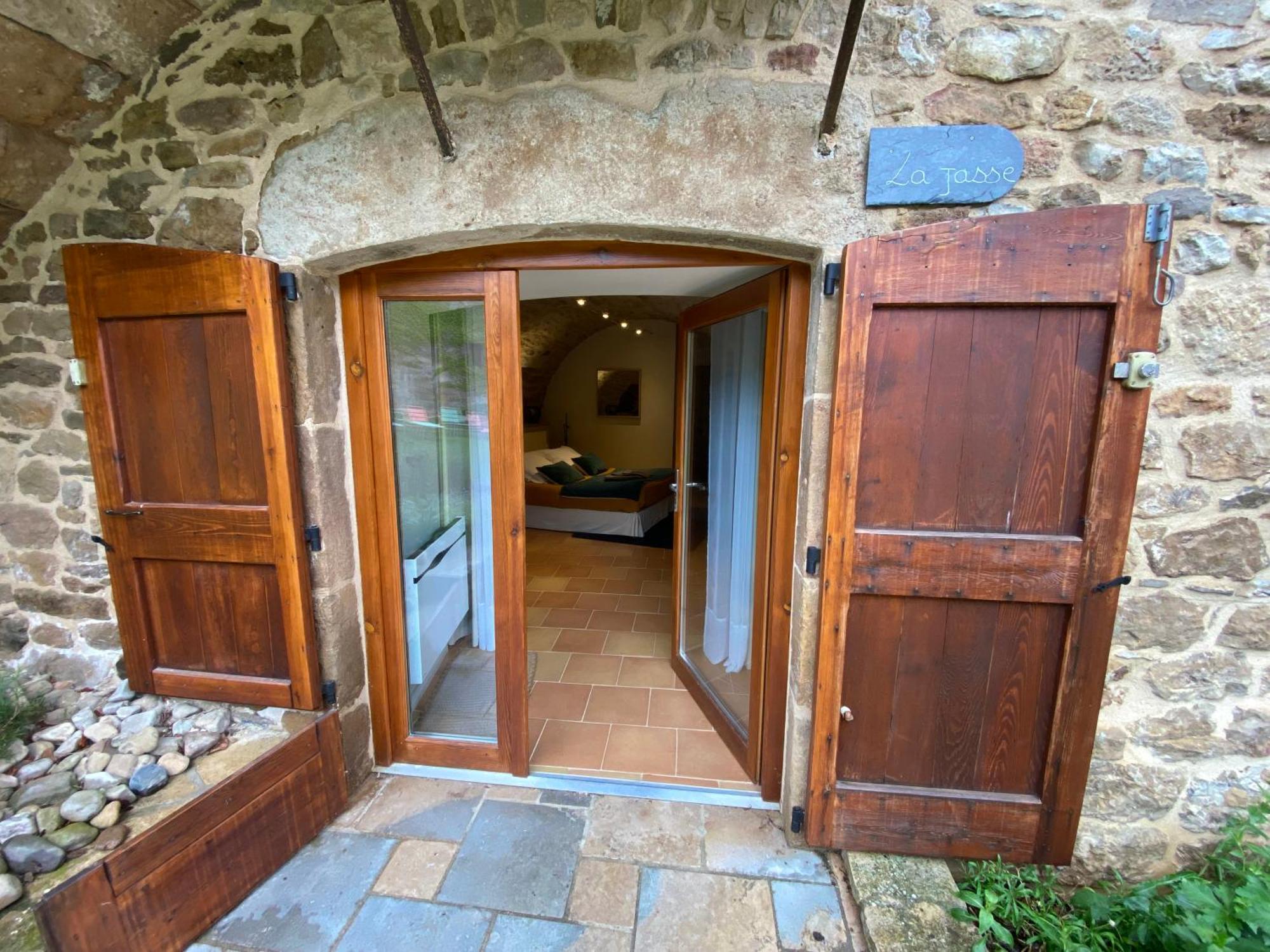 Les Caselles, Gite Et Maison D'Hotes Saint-Beauzely Bagian luar foto