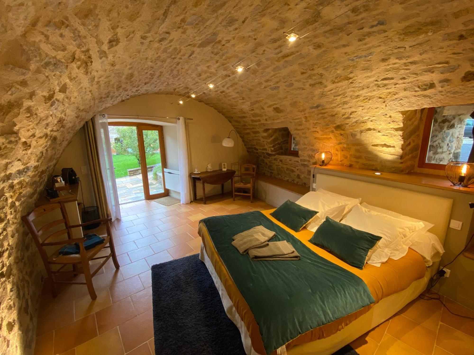 Les Caselles, Gite Et Maison D'Hotes Saint-Beauzely Bagian luar foto